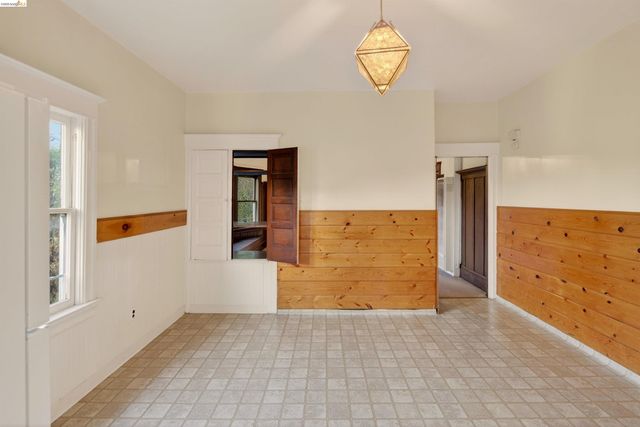 2338 Roosevelt Ave, Berkeley, CA 94703