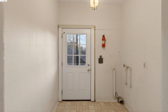 2338 Roosevelt Ave, Berkeley, CA 94703