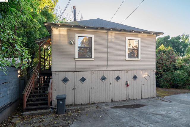 2338 Roosevelt Ave, Berkeley, CA 94703