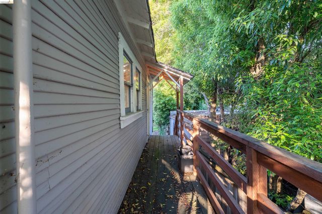 2338 Roosevelt Ave, Berkeley, CA 94703