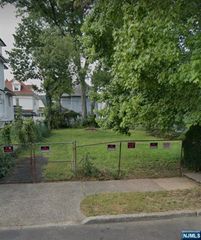 29-31-31 Van Ness Place, Newark, NJ 07108