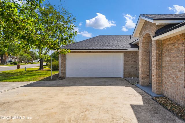 7735 ORTEGA BLUFF Parkway, Jacksonville, FL 32244