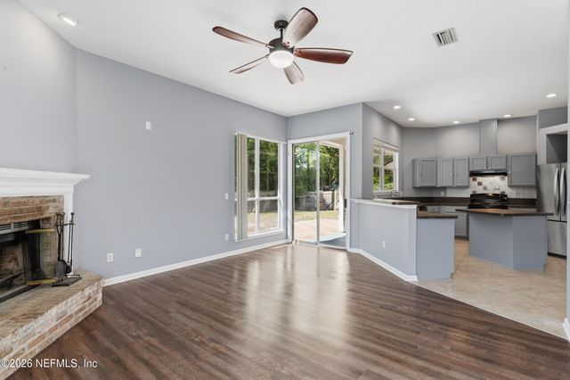 7735 ORTEGA BLUFF Parkway, Jacksonville, FL 32244