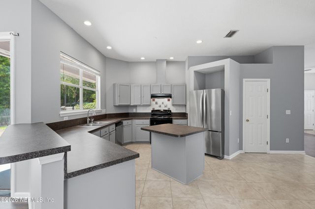 7735 ORTEGA BLUFF Parkway, Jacksonville, FL 32244