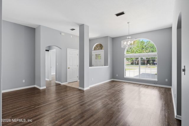 7735 ORTEGA BLUFF Parkway, Jacksonville, FL 32244