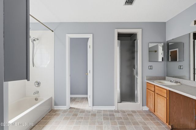 7735 ORTEGA BLUFF Parkway, Jacksonville, FL 32244