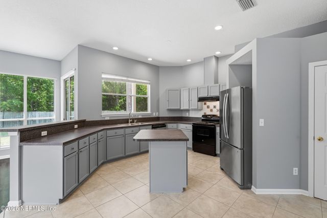 7735 ORTEGA BLUFF Parkway, Jacksonville, FL 32244