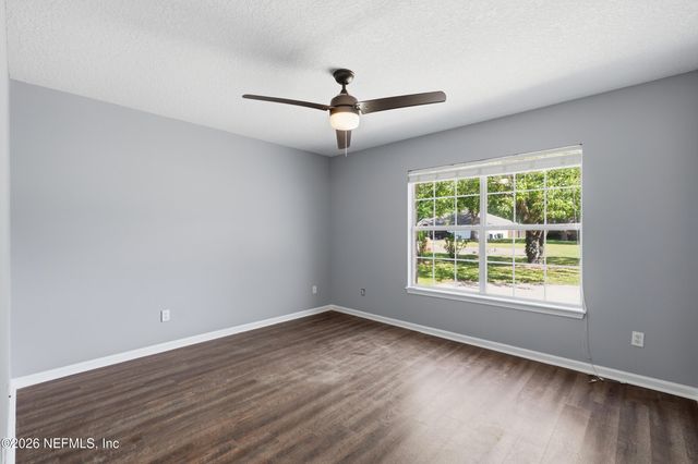 7735 ORTEGA BLUFF Parkway, Jacksonville, FL 32244