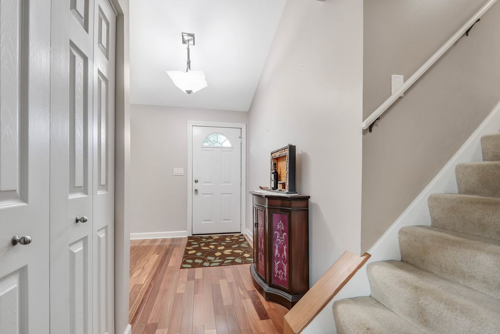 613 Gavin Avenue, Romeoville, IL 60446 — photo 2