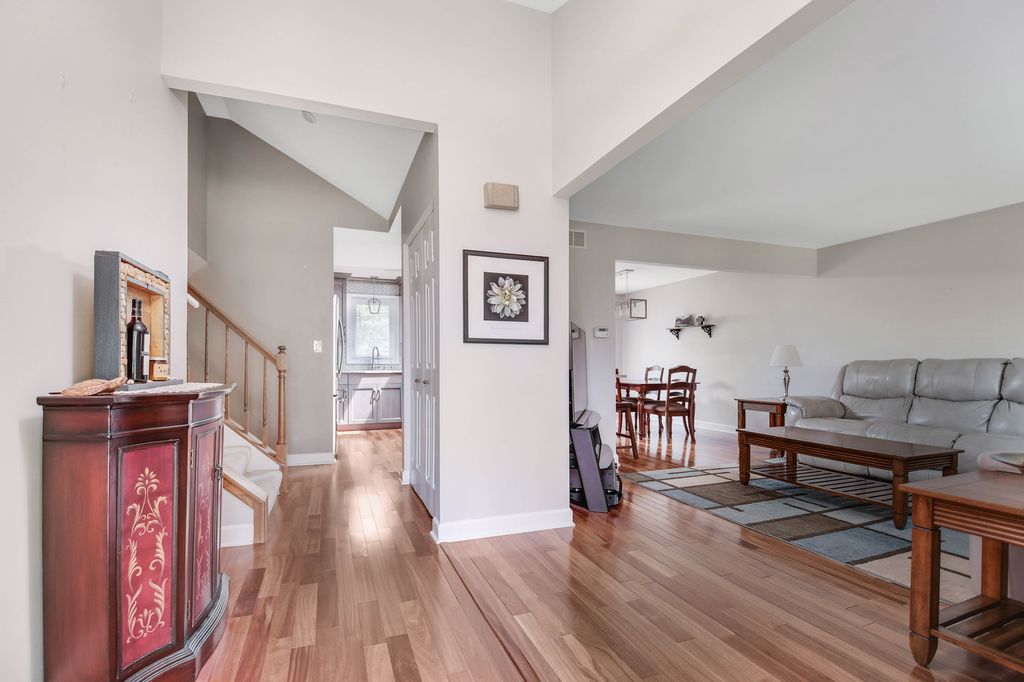 613 Gavin Avenue, Romeoville, IL 60446 — photo 3