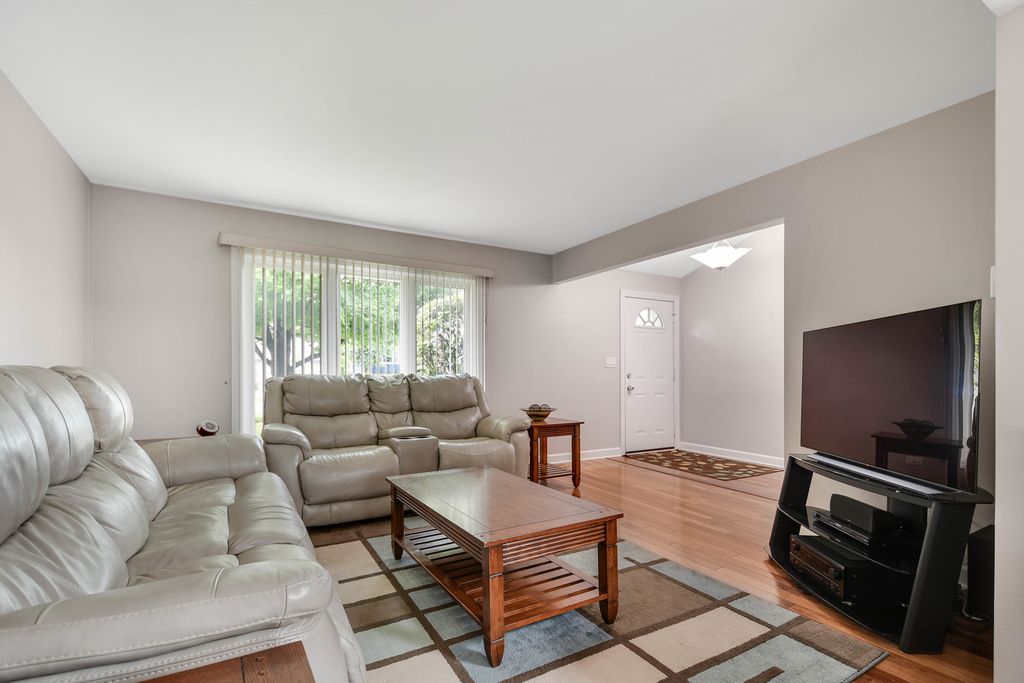 613 Gavin Avenue, Romeoville, IL 60446 — photo 4