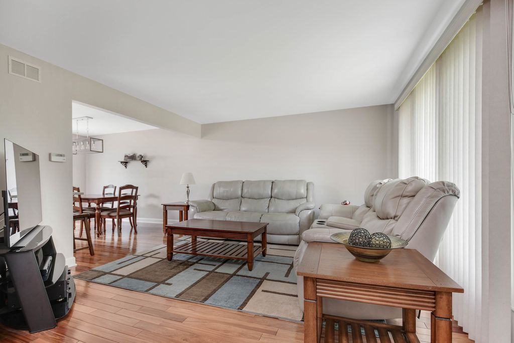 613 Gavin Avenue, Romeoville, IL 60446 — photo 5