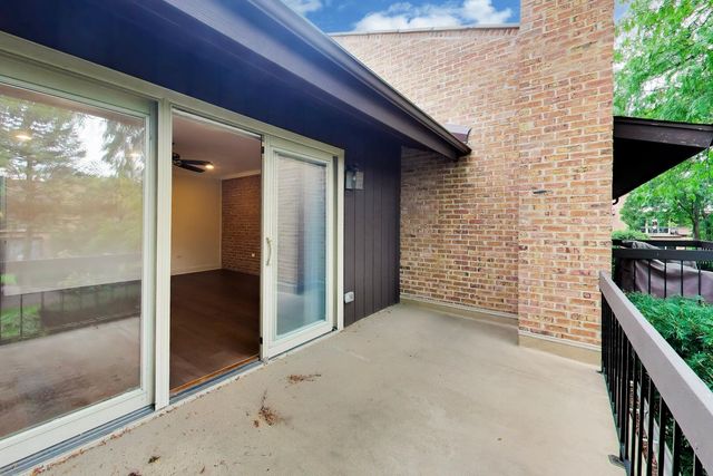 1712 Wildberry Drive B, Glenview, IL 60025