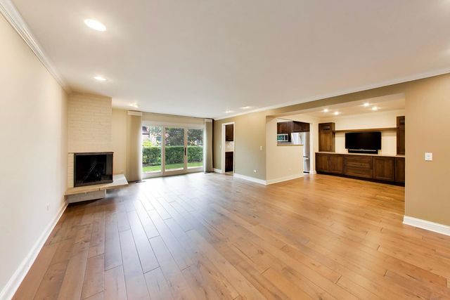 1712 Wildberry Drive B, Glenview, IL 60025