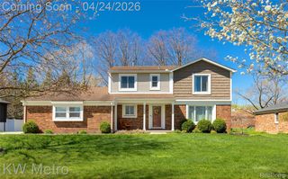 5267 Winchester Drive, Troy, MI 48085