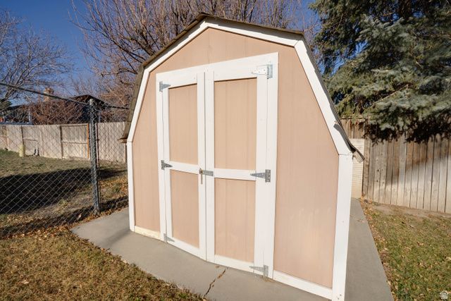 3352 W SPRINGBROOK DR, West Jordan, UT 84084