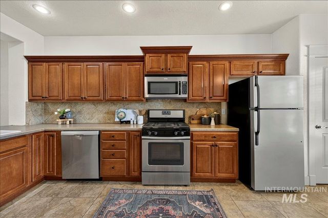 47 S Selwood Ln, Star, ID 83669