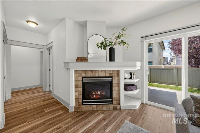47 S Selwood Ln, Star, ID 83669