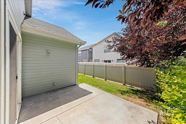 47 S Selwood Ln, Star, ID 83669