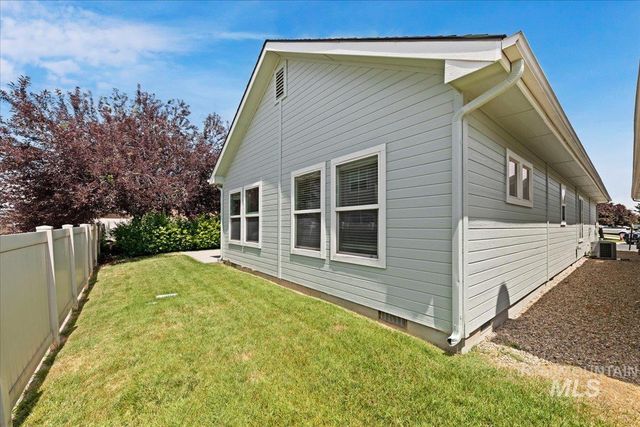 47 S Selwood Ln, Star, ID 83669