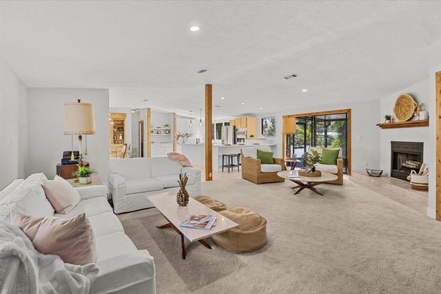 7918 SE Paradise Court, Stuart, FL 34997