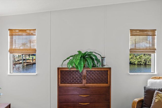 7918 SE Paradise Court, Stuart, FL 34997