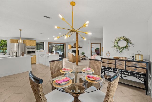 7918 SE Paradise Court, Stuart, FL 34997