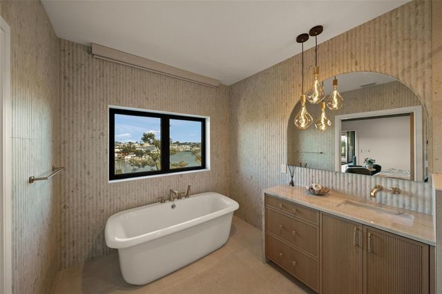 821 S BAY BOULEVARD, Anna Maria, FL 34216