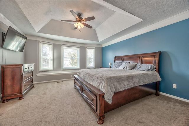 11822 Hardy Street, Overland Park, KS 66210