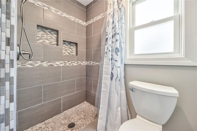 11822 Hardy Street, Overland Park, KS 66210