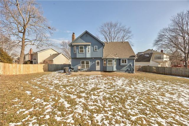 11822 Hardy Street, Overland Park, KS 66210