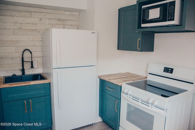 211 Circle Drive 27c, Cape Canaveral, FL 32920