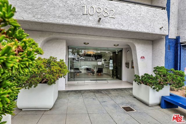 10982 Roebling Avenue 522, Los Angeles, CA 90024