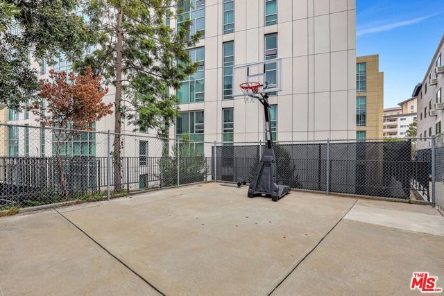 10982 Roebling Avenue 522, Los Angeles, CA 90024