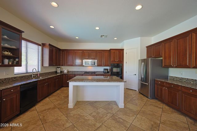 12910 W TUCKEY Lane, Glendale, AZ 85307