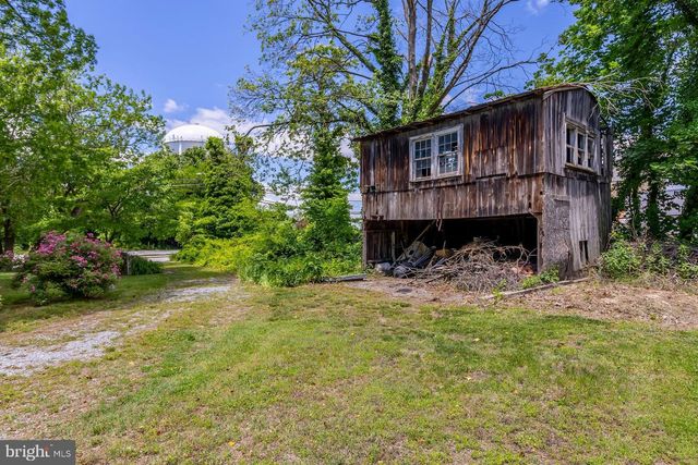 100 W BROADWAY, Salem, NJ 08079