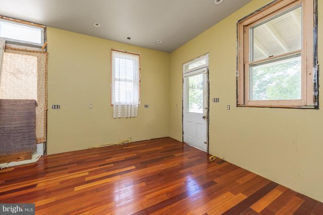 100 W BROADWAY, Salem, NJ 08079