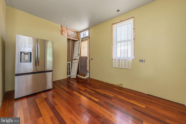 100 W BROADWAY, Salem, NJ 08079