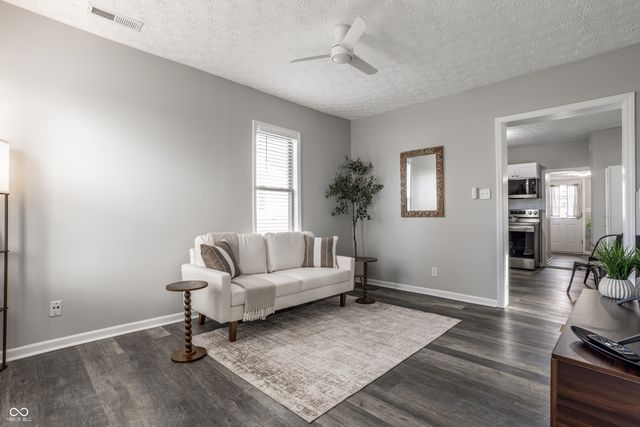 1142 Central Avenue, Noblesville, IN 46060