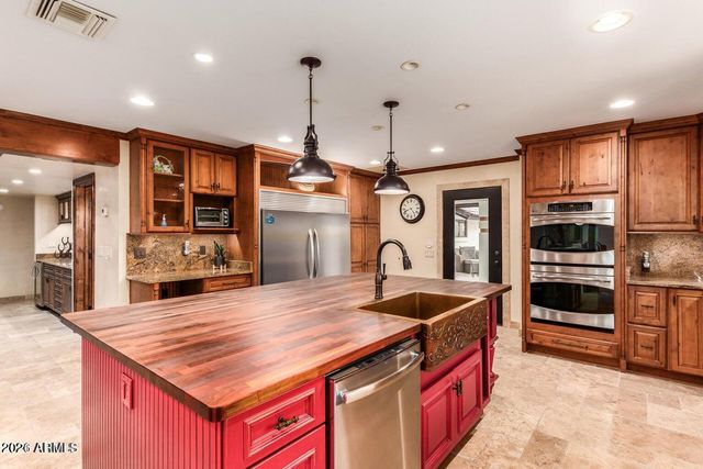 5224 W CREEDANCE Boulevard, Glendale, AZ 85310