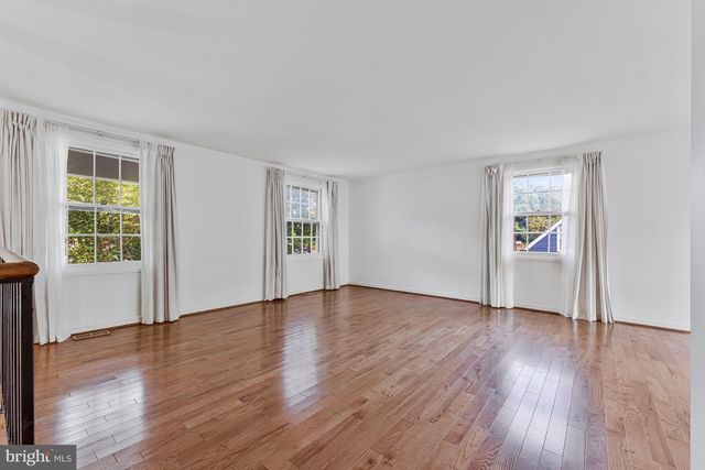 4305 MARKWOOD LN, Fairfax, VA 22033