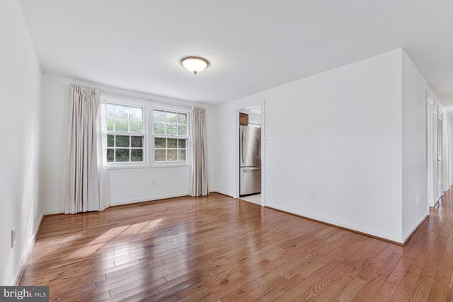 4305 MARKWOOD LN, Fairfax, VA 22033