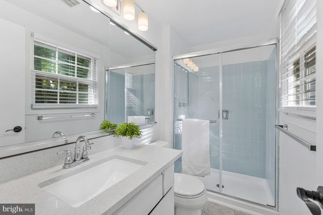 4305 MARKWOOD LN, Fairfax, VA 22033