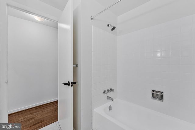 4305 MARKWOOD LN, Fairfax, VA 22033