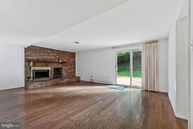 4305 MARKWOOD LN, Fairfax, VA 22033