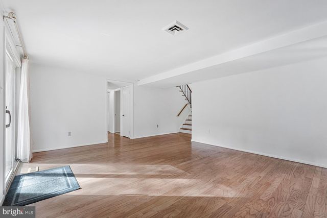 4305 MARKWOOD LN, Fairfax, VA 22033