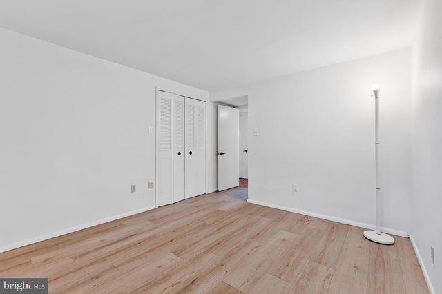 4305 MARKWOOD LN, Fairfax, VA 22033