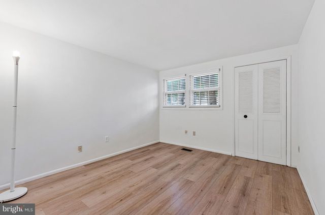 4305 MARKWOOD LN, Fairfax, VA 22033