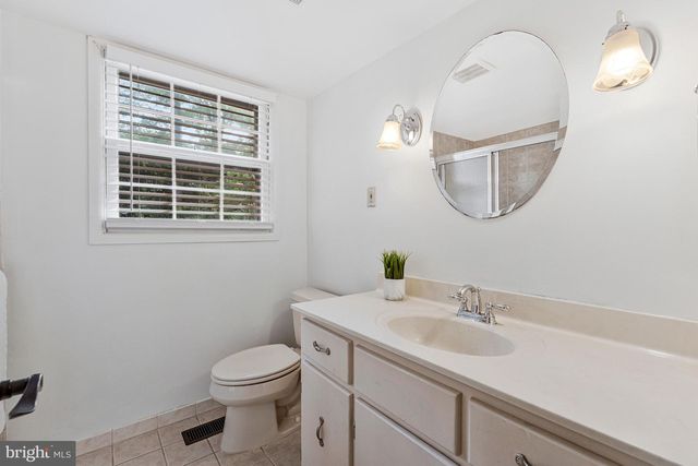 4305 MARKWOOD LN, Fairfax, VA 22033