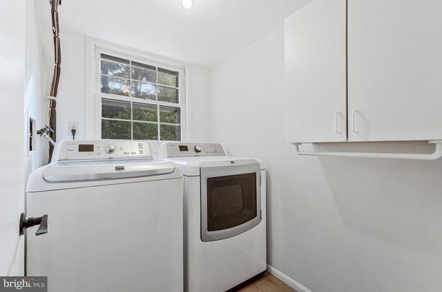 4305 MARKWOOD LN, Fairfax, VA 22033